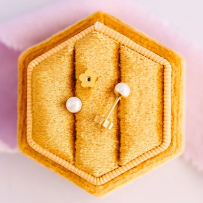 Fresh Water Pearl studs in Gold